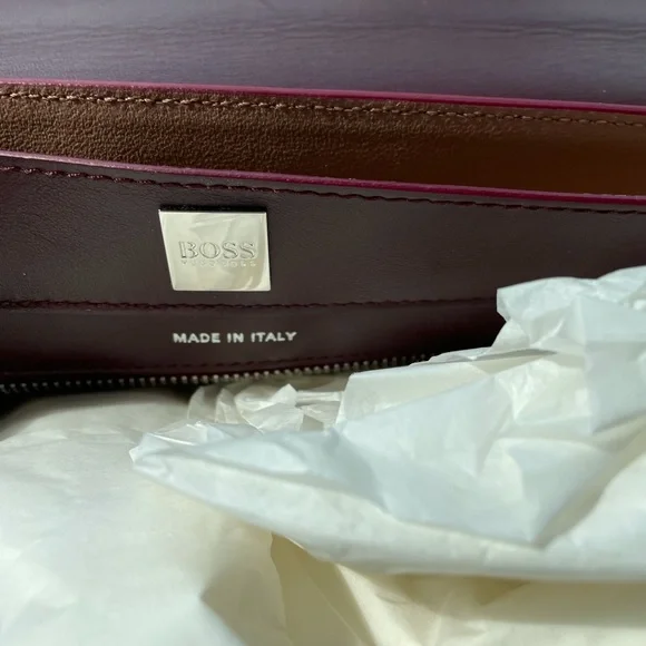 Hugo Boss bag - Picture 8 of 13